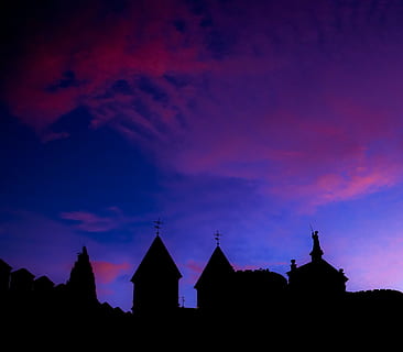 silhuet af bygninger, mølle, vindmølle, vind, himmel, vedvarende energi, landskab, solnedgang, økologisk, Don Quixote, plet, skumring, baggrundsbelysning, silhuet, kirke, arkitektur, nat, sky - himmel, bygning udvendig, bygget struktur, bygning, religion, sted for tilbedelse, tro, spiritualitet, ingen mennesker, natur, dramatisk himmel, rejsemål, hus, mørk, Spir, lilla, 2K, CC0, offentligt domæne, royaltyfrie