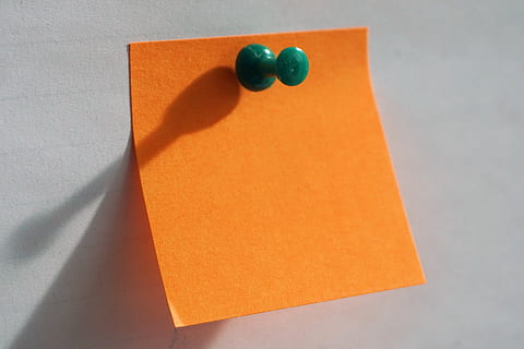 Orange, Remarque, vert, épingle, le poster, Bureau, liste, note, Mémoire, papier, stickies, la communication, note collante, papeterie, Couleur, coloré, note adhésive, épingler, Info, Remarques, leçon, à l'intérieur, ombre, personne, espace de copie, rappel, sport, couleur orange, punaise, fermer, prise de vue en studio, blanc, deux objets, jaune, simplicité, gris, fournitures de bureau, se soucier, nettoyer, 4K, CC0, domaine public, libre de droits