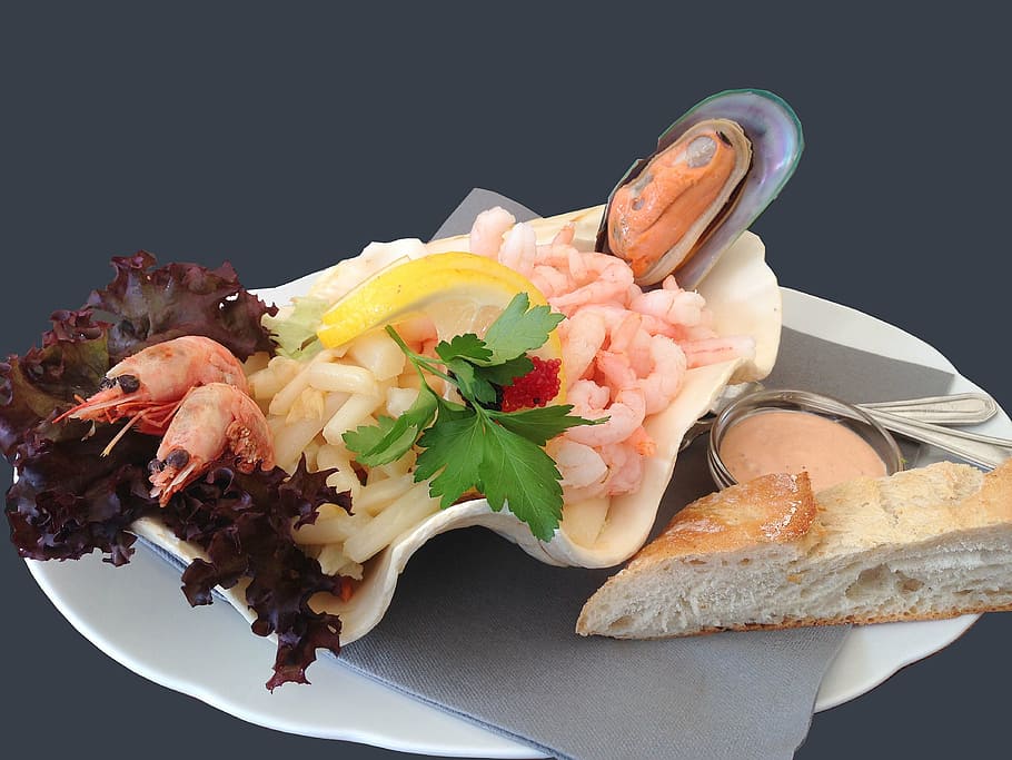 frutti di mare, gamberi, rinfreschi, pesce, cibo per feste, cibo, porzione servita, primo corso, appetitoso, cozze, rejecoctail, buongustaio, pasto, piatto, cena, pranzo, freschezza, cibo e bevande, pronto a mangiare, mangiare sano, girato in studio, in casa, benessere, nessuno, avvicinamento, crostaceo, porzioni, sfondo nero, gamberetti - frutti di mare, gamberetto, natura morta, carne, utensile da cucina, cibo giapponese, contorno, tentazione, 4K