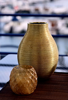 vase, kobber, gryte, dekor, Bar, Keramikk, håndverket, mugge, steingods, kulturer, leire, keramisk, potter, tre - materiale, håndverk produkt, bord, fokusere på forgrunnen, nærbilde, stilleben, mat og Drikke, innendørs, velvære, ingen folk, friskhet, mat, spise sunt, dag, natur, mønster, brun, kunst og Håndverk, kinesisk mat, 5K, CC0, offentlig domene, opphavsrett gratis