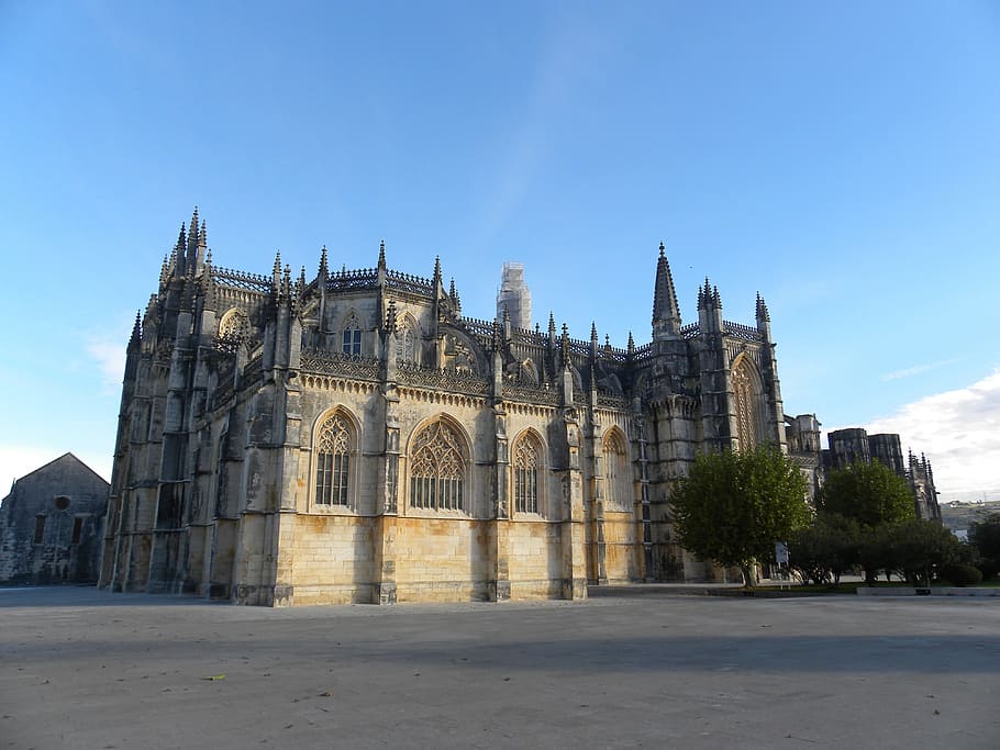 perspectiva, edifici, estructura, gòtic, exterior, arquitectura, portugal, lisboa, columnes, arcs, art, històric, clàssic, edifici antic, història, dia, estructura construïda, cap gent, a l'aire lliure, cel, exterior de l'edifici, el passat, naturalesa, destinacions de viatge, lloc de culte, religió, turisme, viatjar, creença, cel clar, arc, blau, abadia, fletxa, 4K