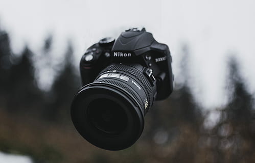 negre, Càmera nikon dslr, poc profund, focalitzar la fotografia, nikon, d3300, arbre, cel, càmera, neu, temes de fotografia, càmera - equip fotogràfic, lent - instrument òptic, equip fotogràfic, centrar-se en primer pla, tecnologia, càmera digital, fotografiar, modern, lent - ull, càmera slr, primer pla, sol objecte, activitat, dia, cap gent, color negre, naturalesa, càmera de vídeo domèstica, 5K, CC0, domini públic, lliure de regalies