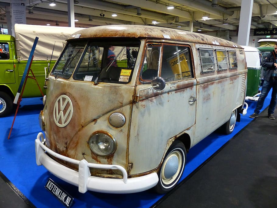 Fira, exposició, oldtimer, vw, vw bulli, automàtic, històricament, cotxes antics, clàssic, cotxe, vell, vehicle terrestre, transport, cotxe d'època, passat de moda, estil retro, obsoleta, manera de transport, estacionari, automòbil, cap gent, dia, a l'aire lliure, arquitectura, estructura construïda, aparcament, garatge, 4K