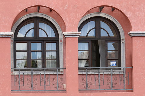 vindue, væg, vinduet, facader, Kamienica, stil, farvede rækkehuse, arkitektur, glas, tenerife, Kanariske øer, egenskab, pæn, facade, bygning udvendig, gammel, glas - materiale, bygget struktur, dag, ingen mennesker, bygning, afspejling, gennemsigtig, rød, udendørs, lav vinkel visning, side om side, bue, murbygningsfunktion, lukket, geometrisk form, form, vinduesramme, 5K, CC0, offentligt domæne, royaltyfrie