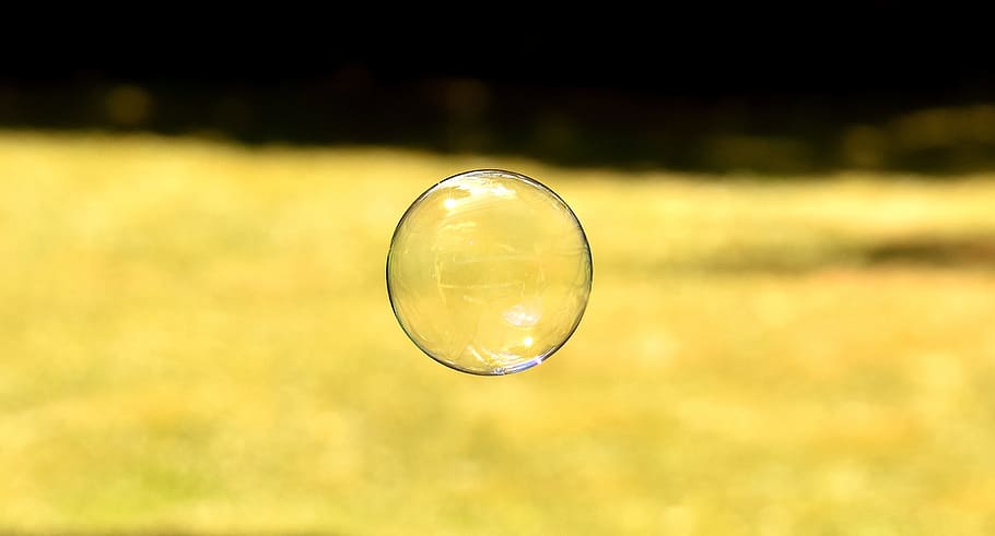 bombolla clara, bombolla de sabó, fer bombolles de sabó, aigua sabonosa, diversió, volar, transparent, naturalesa, groc, bombolla, sabó sud, cap gent, centrar-se en primer pla, fragilitat, a l'aire, dia, vulnerabilitat, esfera, a l'aire lliure, sol objecte, bellesa a la natura, primer pla, medi ambient, aigua, volant, puresa, 2K