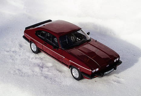 model de cotxe, ford, capri, capri, model, automàtic, ford, capri, model, oldtimer, neu, cotxe esportiu, cotxe de joguina, joguines, vehicle, automoció, hivern, cotxe, temperatura de fred, temps, nevar, transport, manera de transport, automòbil, vermell, vehicle terrestre, cap gent, clima extrem, vista d’angle alt, naturalesa, dia, neu profunda, Color blanc, viatjar, a l'aire lliure, 4K, CC0, domini públic, lliure de regalies