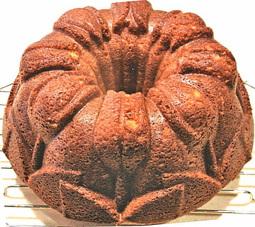 Orangenkuchen, Muster, Design, gebacken, Lebensmittel, Brot, Bäckerei, Frische, ein Leib Brot, braun, Backen, Darstellung, Nahansicht, drinnen, keine Leute, Skulptur, Kreativität, Kunst und Handwerk, Statue, Essen und Trinken, Stillleben, einzelnes Objekt, menschliche Darstellung, weißer Hintergrund, Natur, 2K, CC0, gemeinfrei, lizenzfrei