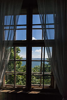 finestra, luce, architettura, griglia, cielo, in casa, giorno, nessuno, trasparente, vetro - materiale, natura, acqua, struttura costruita, luce del sole, mare, pianta, costruzione, albero, blu, cielo sereno, bicchiere, telaio della finestra, 1080P, CC0, dominio pubblico, privo di copyright