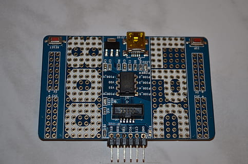 lpc, ic, testowanie, oprogramowanie układowe, obwód, płytka drukowana, elektroniczny, żeton, sprzęt komputerowy, technologia, tablica, czip komputerowy, przemysł, wewnątrz, branża elektroniczna, sprzęt, żadnych ludzi, złożoność, połączenie, kontrola, płyta główna, zbliżenie, wyposażenie komputera, element elektryczny, wysoki kąt widzenia, sprzęt elektryczny, komputer, nauka, procesor, 4K, CC0, domena publiczna, darmowe zdjęcia