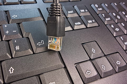 tastatūra, dators, taustiņus, ievades ierīce, tastatūra, dators, perifērija, burtiem, aparatūru, ievadi, datora tastatūra, pc, kabeli, patch kabelis, rj-45, kontaktdakšu, atstarpes josla, edp, datu apstrāde, savienojumu, fs, līnija, izmaksas, tehnoloģijas, nav cilvēku, komunikāciju, tuvplāns, datortehnika, datora daļa, bezvadu tehnoloģija, datora atslēga, klēpjdators, datortīkls, tekstu, augsts leņķa skats, internetā, vēstuli, pilna kadra, alfabēts, datoru hakeris, tastatūru, 4K, CC0, publiskais domēns, bez atlīdzības