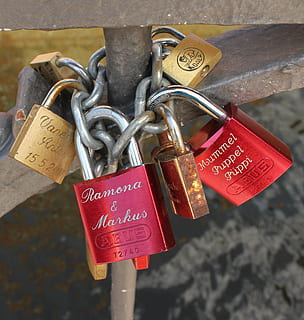 perpetuar, eternitat, memòria, cadenat, bloqueig, comunicació, amor, penjant, text, guió occidental, emoció positiva, seguretat, metall, primer pla, protecció, bloqueig d’amor, centrar-se en primer pla, emoció, dia, sort, cap gent, forma del cor, a l'aire lliure, missatge, 2K, CC0, domini públic, lliure de regalies