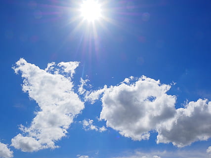felhők, égszínkék, fehér, nyár, nyári nap, ég, kék, fehér, napos nap, napos, nap, napsugár, szép napot, nyári, gomolyfelhők, cumulus humilis, cumulus mediocris, gomolyfelhő, napfény, felhő - ég, háttérrel, szépség a természetben, lencsefénnyel, festmények - természet, természet, nyugalom, cloudscape, idillikus, alacsony szög kilátás, nyugodt jelenet, fényes, környezet, nem ember, szabadban, meteorológia, megvilágított, lágyság, napkitörés, 4K, CC0, közkincs, jogdíjmentes
