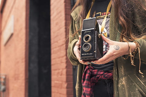 woman, wearing, green, zip-up hoodie, holding, rediflex camera, zip, up, hoodie, camera, people, urban, objects, lazy, retro, vintage, film, creative, girl, city, camera - Photographic Equipment, photographer, old-fashioned, retro Styled, photography Themes, women, photographing, hobbies, females, young Adult, outdoors, lifestyles, photograph, one Person, caucasian Ethnicity, old, adult, mature adult, adults only, technology, activity, standing, casual clothing, occupation, portrait, leisure activity, antique, hairstyle, 4K