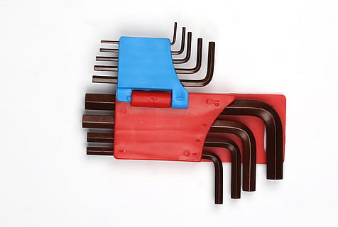 imbusový klíč, Hardware, nástroj, postavit, konstrukce, inženýrství, zařízení, opravit, průmyslový, šroubovák, nástroje, uvnitř, nikdo, stálý život, bílé pozadí, studio shot, vícebarevné, Červené, v řadě, detail, bílá barva, uspořádání, skupina objektů, plastický, objednat, vysoký úhel pohledu, bok po boku, modrý, zásobník, nástěnný prvek, velká skupina objektů, 5K, CC0, veřejná doména, bez autorských práv