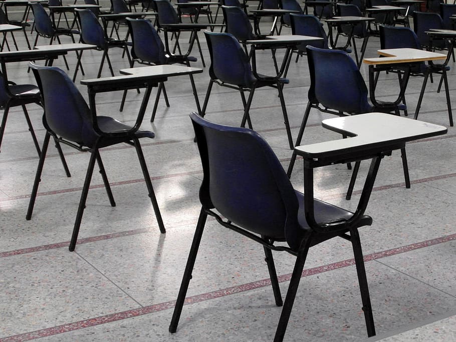 mėlyna, pilka, studijų stalo kėdės partija, tuščia, egzaminas, salė, apleistas, Niekas, nėra žmonių, lenteles, stalai, kėdės, klasė, sėdynės, kambarys, viduje, patalpose, mokykloje, kolegija, universitete, tyrimas, mokytis, bandymas, bandymai, egzaminą, rašomasis stalas, paskaita, vien tik, kėdė, lentelė, baldai, nebuvimas, architektūra, kavinė, verslą, šešėlis, grindys, restoranas, aukšto kampo vaizdas, šaligatvio kavinė, objektų grupė, eilėje, 720P
