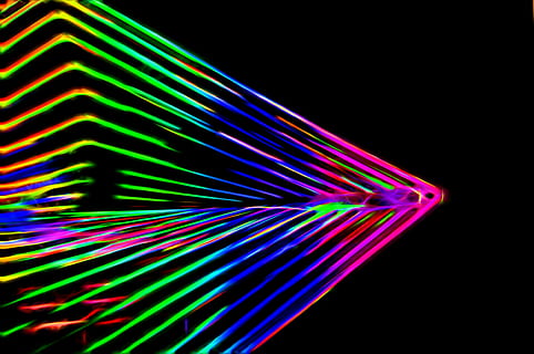triangulaire, multicolore, luminaire, abstrait, néon, Contexte, lumière, conception, brillant, Couleur, lueur, noir, énergie, toile de fond, coloré, modèle, décoration, futuriste, embrasé, Créatif, texture, illuminé, fantaisie, vibrant, éclat, effet, briller, scintillait, la magie, moderne, de fête, amusement, magique, décoratif, luminosité, vif, point, chevron, vert, lumineux, multi couleur, fond noir, prise de vue en studio, La technologie, lumière - phénomène naturel, lien, personne, longue exposition, la vitesse, couleurs éclatantes, Technologie sans fil, à l'intérieur, mouvement, complexité, Les données, vie nocturne, fibre optique, composite numérique, laser, 4K