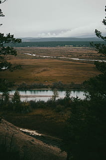 flod, grøn, Busk, et kors, bjerg, dagtimerne, sort, Brun, felter, grå, bakker, landskaber, træer, natur, landskab, scenics, træ, vand, ro, plante, miljø, rolig scene, himmel, scenics - natur, skønhed i naturen, ingen mennesker, sø, dag, ikke-urbane scene, vækst, jord, udendørs, sky - himmel, 4K, CC0, offentligt domæne, royaltyfrie