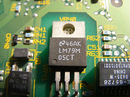 tranzistorius, lustas, elektronika, BBC, Eterlink, yra, tinklą, technologijos, kompiuteris, grandinės plokštė, duomenis, kompiuterių lustas, kompiuterio dalis, elektrinis komponentas, elektronikos pramonė, Iš arti, ryšį, plokštė, įranga, kompiuterinis tinklas, internetas, tinklo serverio, tekstą, nėra žmonių, komunikacijos, industrija, patalpose, Vakarų scenarijus, žalia spalva, kompiuterinė įranga, numeris, fonas, modelį, visą kadrą, kelių spalvų, sudėtingumą, 2K, CC0, Viešasis domenas, nemokamai