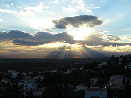 tramonto, vista, paesaggio, cielo, abendstimmung, natura, umore, sole, ombra, sera, arancia, ultimi bagliori, atmosfera, calore, cielo serale, crepuscolo, panorama, Lichtspiel, silhouette, piacevole, collina, nube, romantico, Spagna, nuvola - cielo, architettura, bellezza nella natura, esterno dell'edificio, struttura costruita, scenics - natura, nessuno, luce del sole, città, raggio di sole, costruzione, la tranquillità, all'aperto, vista dall'alto, scena tranquilla, quartiere residenziale, paesaggio urbano, 4K, CC0, dominio pubblico, privo di copyright