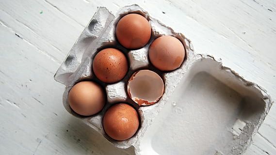 fresh eggs, Fresh, eggs, breakfast, egg, range, ingredient, ingredients, morning, food, brown, close-up, cooking, egg carton, food and drink, no people, directly above, freshness, still life, wellbeing, healthy eating, indoors, fragility, high angle view, vulnerability, raw food, broken, group of objects, table, carton, egg yolk, 4K, CC0, public domain, royalty free