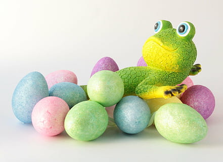 easter eggs, easter, easter egg, colorful, happy easter, decoration, color, egg, gecko spring, easter greeting, funny, multi Colored, studio shot, food, food and drink, group of objects, indoors, celebration, animal, still life, no people, close-up, holiday, animal representation, sweet food, representation, variation, 1080P, CC0, public domain, royalty free