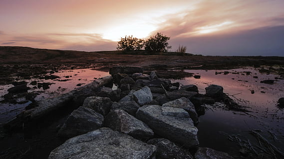 gris, roches, corps, eau, le coucher du soleil, monadnock, pierre, granit, Montagne, réflexion, la nature, paysage, de pointe, parc, unique, nuage, géologie, rocheux, Couleur, belle, dramatique, désert, surface, scénique, coloré, géologique, lever du soleil, nuage - ciel, en plein air, personne, ciel, paysages, beauté dans la nature, Roche, solide, rock - objet, paysages - nature, tranquillité, scène tranquille, terre, arbre, environnement, plante, crépuscule, 4K, CC0, domaine public, libre de droits