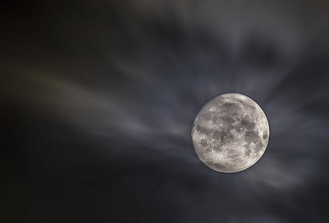 foto, ple, lluna, nit, núvol, llum de la lluna, fosc, canviant d'humor, astro, blau, blanc, gris, cel nocturn, astronomia, espai, cel, lluna plena, naturalesa, escenics - natura, cercle, forma geomètrica, tranquil·litat, núvol - cel, bellesa a la natura, cap gent, superfície de la lluna, forma, Lluna planetària, vista d’angle baix, escena tranquil·la, a l'aire lliure, astrologia, espai i astronomia, eclipsi, 4K, CC0, domini públic, lliure de regalies