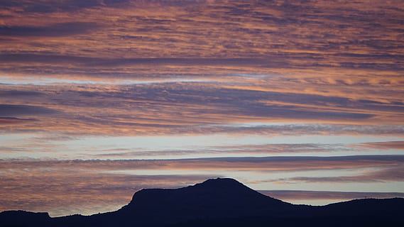 apus de soare, cer, nori, colorate, adâncime, peisaj, natură, Munte, vizualizari, peisaj montan, scenics, varf de munte, în aer liber, nor - cer, scenice - natura, frumusețe în natură, siluetă, nici o persoana, liniște, o scenă liniștită, dramatic cer, idilic, mediu inconjurator, de munte, stâncă, solid, maiestuos, scenă non-urbană, 5K, CC0, domeniu public, fără drepturi de autor