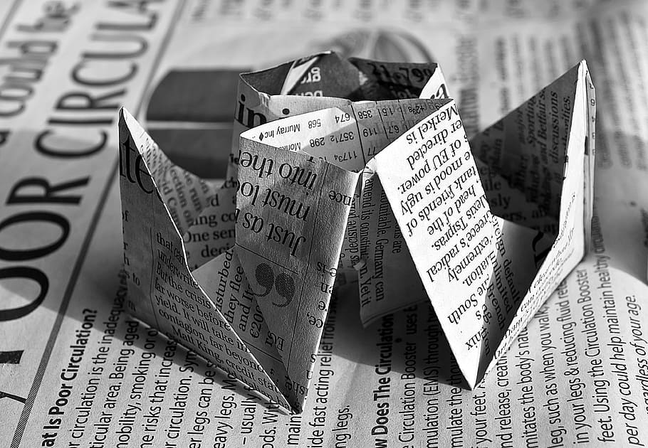il·lustració de paper, art, arxiu adjunt, fons, vaixell, nen, artesania, disseny, flotar, gràfic, gris, material, paper, patró, avió, publicació, reciclat, retro, aspre, navegar, calendari, pal, enganxós, etiqueta, textura, transport, viatjar, escriure, vermell, text, negocis, Finances, comunicació, riquesa, moneda de paper, cap gent, guió occidental, primer pla, natura morta, a l'interior, moneda, finances i indústria de les empreses, centrar-se en primer pla, guió, grup d'objectes, script no occidental, inversió, estalvis, consumisme, missatge, 4K