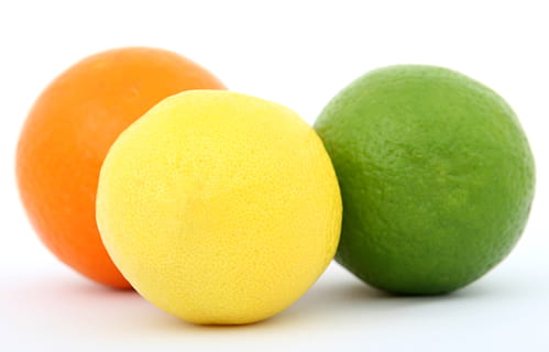 arancia, frutti di limone, sfondo, amaro, prima colazione, luminosa, ristorazione, avvicinamento, colorato, cucina, cucinando, delizioso, dieta, fitness, cibo, fresco, frutta, bene, verde, Salute, salutare, ingrediente, isolato, Limone, vita, lime, macro, naturale, nutrizione, sbucciare, rinfrescante, ristorante, insalata, di stagione, parecchi, sottile, dimagrante, aspro, spremere, ancora, estate, gustoso, tropicale, verdure, bianca, sano, giallo, agrumi, girato in studio, colore verde, colore arancione, cibo e bevande, freschezza, sfondo bianco, in casa, mangiare sano, due oggetti, nessuno, benessere, ritagliare, concentrarsi sulle conoscenze acquisite, sapore aspro, 2K, CC0, dominio pubblico, privo di copyright