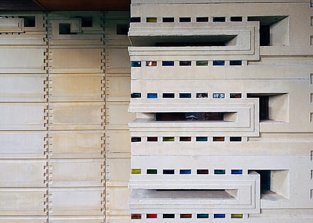 Stein, die Architektur, Design, Frank Lloyd Wright, Gebäudehülle, Fenster, gebaute Struktur, draußen, Vollbild, keine Leute, drinnen, Gebäude, Wohngegend, Tag, Muster, Wandbau - Funktion, Balkon, Wohnung, Wand, Haus, Holz - Material, Hintergründe, Flachwinkelansicht, modern, 2K, CC0, gemeinfrei, lizenzfrei
