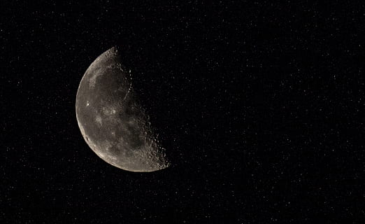 planeta terra, mig quart de lluna, lluna, foto, tir, nit, espai, astronomia, naturalesa, superfície de la lluna, cel, Lluna planetària, ciència, bellesa a la natura, escenics - natura, tranquil·litat, escena tranquil·la, cap gent, vista d’angle baix, estrella - espai, estrella, exploració espacial, majestuós, fosc, Mitja lluna, a l'aire lliure, astrologia, espai i astronomia, 5K, CC0, domini públic, lliure de regalies