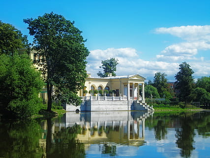 Teich, Pavillon, Reflexion, die Architektur, Sehenswürdigkeiten, Himmel, im, Tag, schön, Bäume, Wasser, sonniger Tag, wunderschönes Gebäude, Peterhof, See, draußen, Baum, Pflanze, gebaute Struktur, Natur, Gebäudehülle, Ufergegend, Reiseziele, Reise, zufällige Menschen, grüne Farbe, Wachstum, wolke - himmel, architektonische Säule, 1080P, CC0, gemeinfrei, lizenzfrei