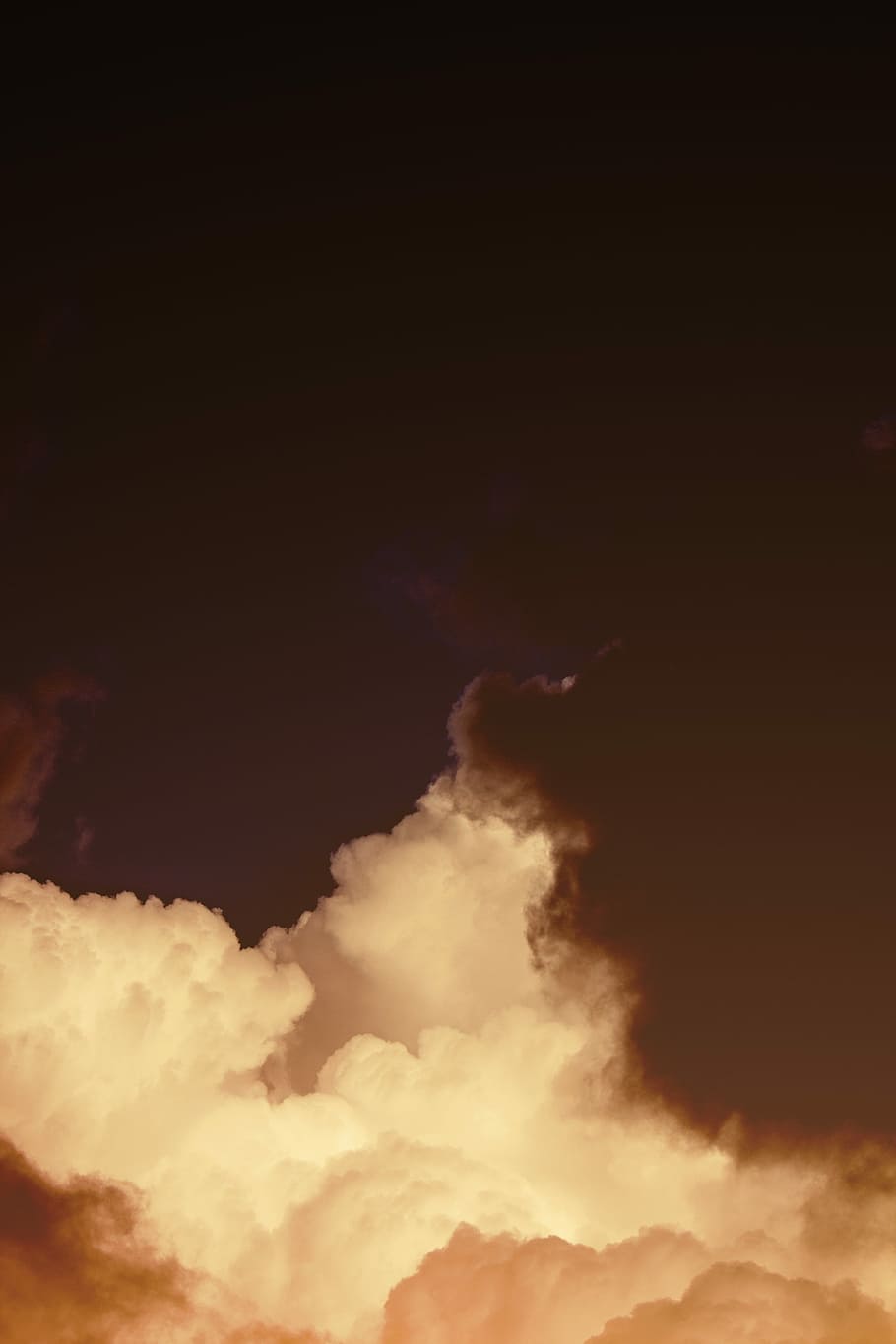 hvide skyer, hav af skyer, himmel, Sky, cloudscape, luft, abstrakt, sort, mørk, damp, flyde, røget, hvid, orange, vind, overskyet, røg, sky - himmel, scenics - natur, skønhed i naturen, ingen mennesker, natur, lav vinkel visning, ro, udendørs, kopiere plads, nat, rolig scene, idyllisk, orange farve, baggrunde, fuld ramme, solnedgang, majestætisk, dramatisk himmel, meteorologi, 5K