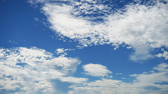 himmel, skyer, skyer form, landskab, sky - himmel, blå, cloudscape, baggrunde, skønhed i naturen, overskyet, hvid farve, scenics - natur, natur, miljø, atmosfære, vind, idyllisk, meteorologi, fluffy, sollys, dag, ingen mennesker, udendørs, frihed, klima, lyse, ren, 5K, CC0, offentligt domæne, royaltyfrie