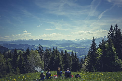 quatre, personnes, pique-nique, forêt, plus, destination, vue, point de vue, Montagne, loisir, bénéficier de, plateau, lieux d'intérêt, commercialisation, tourisme, vacances, randonnée, La publicité, alpin, paysage, des arbres, Roche, vue lointaine, prévoyance, L'Autriche, promesses, arbre, plante, beauté dans la nature, ciel, paysages - nature, Vrais gens, Activité de loisir, terre, vue arrière, groupe de personnes, scène non urbaine, modes de vie, la nature, Hommes, nuage - ciel, environnement, chaîne de montagnes, journée, scène tranquille, en plein air, pin, 5K, CC0, domaine public, libre de droits
