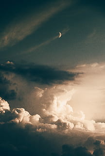 Halbmond, Wolken, Foto, Weiß, Mond, Himmel, Wolke, Nacht-, dunkel, wolke - himmel, Schönheit in der Natur, Szenen - Natur, Ruhe, Flachwinkelansicht, ruhige Szene, Natur, keine Leute, draußen, idyllisch, Wolkengebilde, Sonnenuntergang, majestätisch, Hintergründe, Tag, Sonnenlicht, Meteorologie, bedrohlich, 5K, CC0, gemeinfrei, lizenzfrei