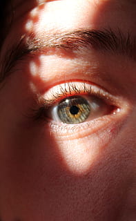 ojo, pestañas, Cejas, cara, hombre, chico, ligero, parte del cuerpo humano, ojo humano, vista, parte del cuerpo, percepcion sensorial, una persona, de cerca, cara humana, pestaña, ceja, primer plano extremo, retrato, globo del ojo, piel humana, iris - ojo, piel, mirando a la cámara, adulto, adolescente, párpado, 2K, CC0, dominio público, libre de derechos