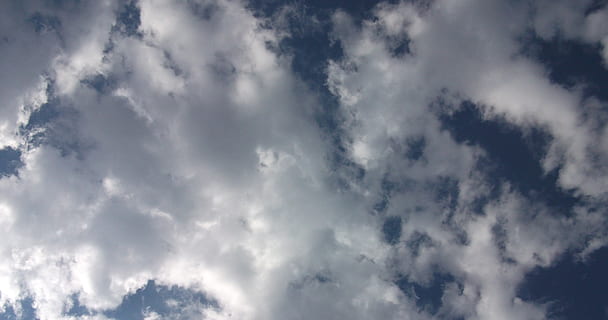 himmel, skyer, skyer form, blå, sky - himmel, cloudscape, overskyet, baggrunde, ingen mennesker, skønhed i naturen, natur, lav vinkel visning, storm, atmosfære, udendørs, dramatisk himmel, vind, miljø, humørlig himmel, dag, meteorologi, ildevarslende, 2K, CC0, offentligt domæne, royaltyfrie