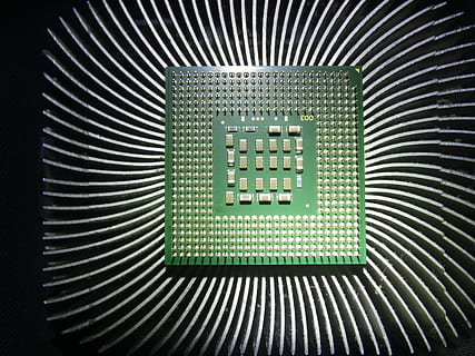 intégré, CPU, processeur, La technologie, à l'intérieur, modèle, fermer, personne, couleur verte, lien, puce informatique, Industrie électronique, la communication, arrière-plans, nature morte, signe, construction de murs, ordinateur, sécurité, métal, équipement informatique, Technologie sans fil, l'Internet, équipement électrique, composant électrique, 5K, CC0, domaine public, libre de droits
