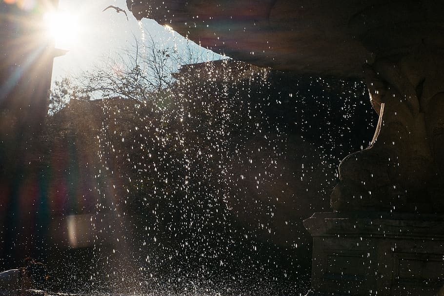 dråber, springvand, vand, abstrakt, Andet, våd, dråbe, sprøjt, sprøjtning, spray, udendørs, dag, indendørs, tæt på, natur, bevægelse, træ, solstråle, sollys, linseflare, arkitektur, himmel, rigtige mennesker, sol, plante, en person, regn, 4K