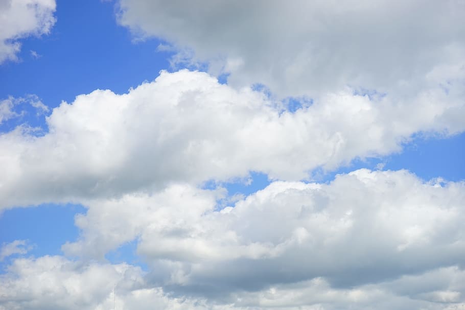 zomerwolken, hemel, wolken, wit, blauw, zomerdag, wolk - lucht, achtergronden, cloudscape, witte kleur, atmosfeer, scenics - natuur, schoonheid in de natuur, pluizig, wind, natuur, milieu, bewolking, geen mensen, kalmte, idyllisch, buitenshuis, meteorologie, vrijheid, helder, schoon, klimaat, zachtheid, 5K