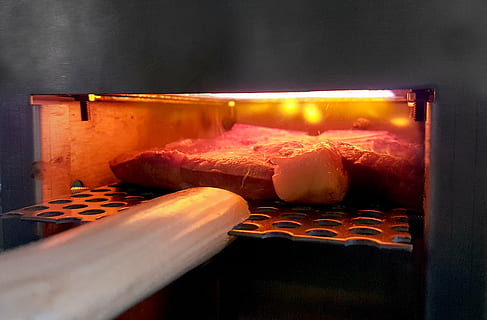 oberhitz gril, beefer, mřížka, hovězí, steak, bbq, grilovaný, maso, křupavý, t-bone steak, horký, teplo, t-bone, drsný, tbone, šťavnatý, plamen, teplota - teplota, oheň, hořící, spotřebič, jídlo, nikdo, uvnitř, jídlo a pití, trouba, požár - přírodní jev, svěžest, příprava, detail, oranžová barva, blahobyt, domácí interiér, Příroda, vybavení domácností, Zdravé stravování, připravování jídla, 2K, CC0, veřejná doména, bez autorských práv