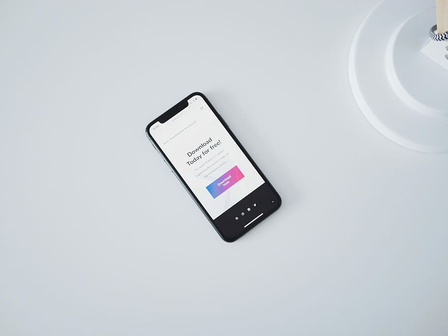 întoarse, iphone x, alb, suprafaţă, spaţiu, gri, telefon mobil, ecran, tech, tehnologie, birou, studio shot, tehnologia fără fir, conexiune, telefon inteligent, comunicare, dispozitiv portabil de informații, fundal alb, nici o persoana, în interior, spațiu copie, vedere în unghi mare, text, western script, direct deasupra, natură moartă, a închide, număr, un singur obiect, 1080P