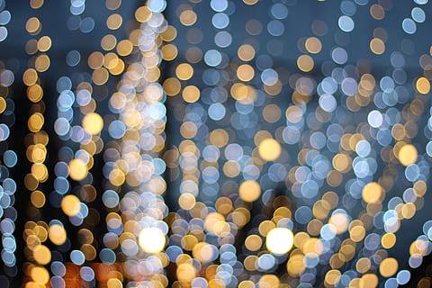 bokeh fotografie, žlutá, bílý, světlo bokeh, bokeh, textura, světlo, kruh, zlato, modrý, světla, rozostřený, rozmazat, abstraktní, flíček, zlaté a bílé skvrnité světlo, svítí, pozadí, oslava, geometrický tvar, noc, rozostření, řeřavý, tvar, Dovolená, vzor, osvětlovací zařízení, nikdo, dekorace, Vánoce, celý rám, událost, vánoční osvětlení, světlo - přírodní jev, odlesk objektivu, noční život, efekt, abstraktní pozadí, festival, 5K