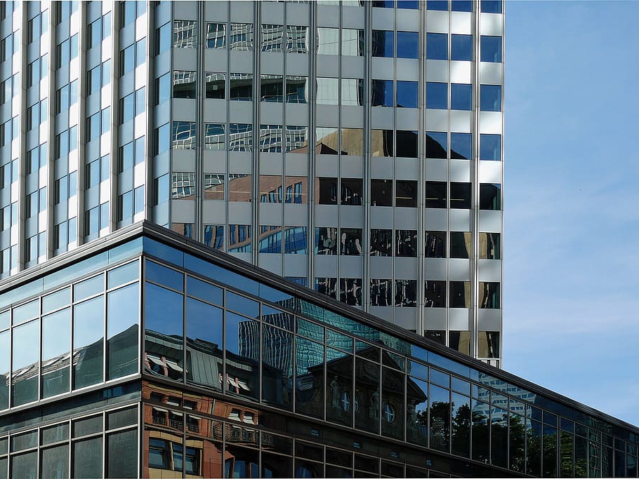 nebe, světlo, odrážet, odraz, reflexní funkce, slunce, zrcadlo, zrcadlení, reprodukovat, návrat, architektura, stavba, exteriér budovy, budova, moderní, sklo - materiál, město, kancelář, kancelářská budova exteriér, okno, den, nikdo, nízký úhel pohledu, venku, mrak - nebe, Příroda, vysoká - vysoká, vzor, mrakodrap, sklenka, 2K