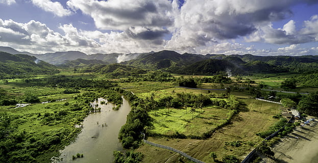 aerian, fotografie, landmass, verde, camp, peisaj, râu, mlaştină, gard, natură, trântor, Lombok, indonesium, nor - cer, mediu inconjurator, scenice - natura, Munte, cer, frumusețe în natură, o scenă liniștită, Culoarea verde, liniște, apă, plantă, nici o persoana, de munte, teren, zi, rural, scenă non-urbană, în aer liber, 1080P, CC0, domeniu public, fără drepturi de autor