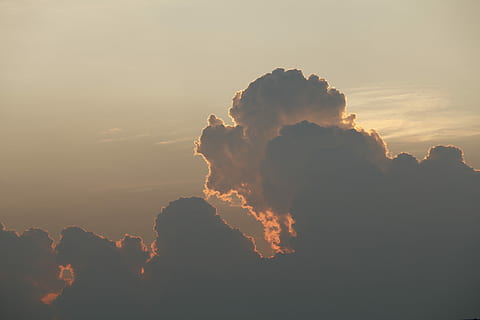 grå, skyer, gylden, time, sunlights, himmel, Sky, solnedgang, solopgang, cloudscape, storm, kigger op, natur, udendørs, sol, trist, lys, skranke, sky - himmel, skønhed i naturen, miljø, atmosfære, ro, idyllisk, scenics - natur, ærefrygt, sollys, silhuet, dramatisk himmel, religion, ingen mennesker, mørk, 5K, CC0, offentligt domæne, royaltyfrie