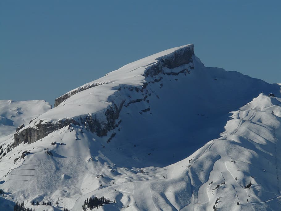 alt, muntanya, alpí, allgäu, ifen, rock, àrea d'esquí, esquiar, hivern, nevat, paisatge, muntanya de neu, altiplà, taula de muntanya, neu, a l'aire lliure, blau, cap gent, dia, temperatura de fred, bellesa a la natura, escenics - natura, cel, escena tranquil·la, tranquil·litat, muntanya nevada, escena no urbana, naturalesa, cel clar, Color blanc, medi ambient, cim de muntanya, 2K