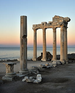 colonne di cemento grigio, tacchino, colonne, colonna, architettura, antico, corinzio, struttura, sfondo, storico, cielo, nuvole, rovine, mare, oceano, costa, acqua, colonna architettonica, struttura costruita, storia, il passato, danneggiato, natura, abbandonato, nessuno, tramonto, obsoleto, terra, vecchia rovina, corri giù, spiaggia, antica civiltà, orizzonte sull'acqua, all'aperto, deterioramento, rovinato, archeologia, 4K, CC0, dominio pubblico, privo di copyright
